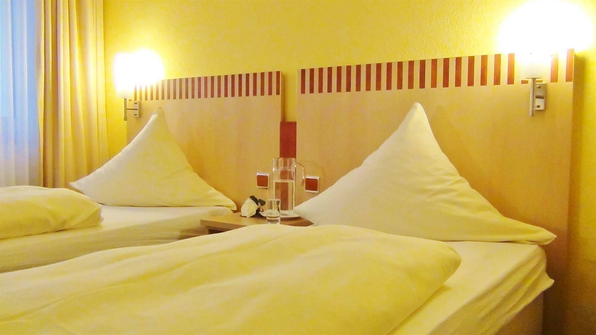 Bach Hotel Porta Westfalica Eksteriør bilde